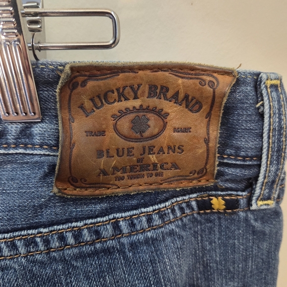 Lucky Brand Mens Jeans 221 Slim Straight Distressed Size 36 X 32 - Picture 3 of 5